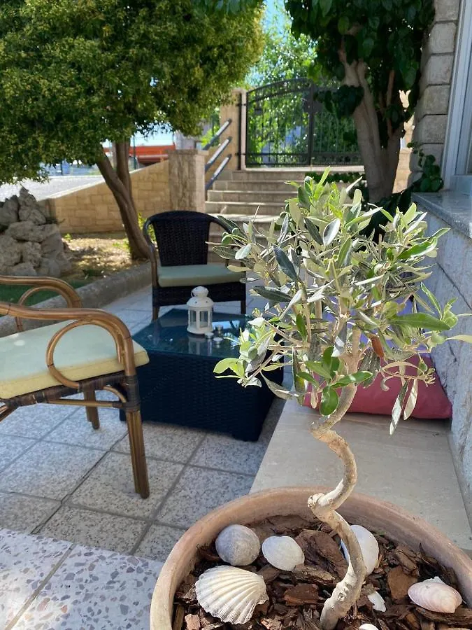 Mare Amor Rab Palit Apartment