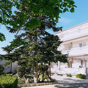 Apartman Pahljina, Palit