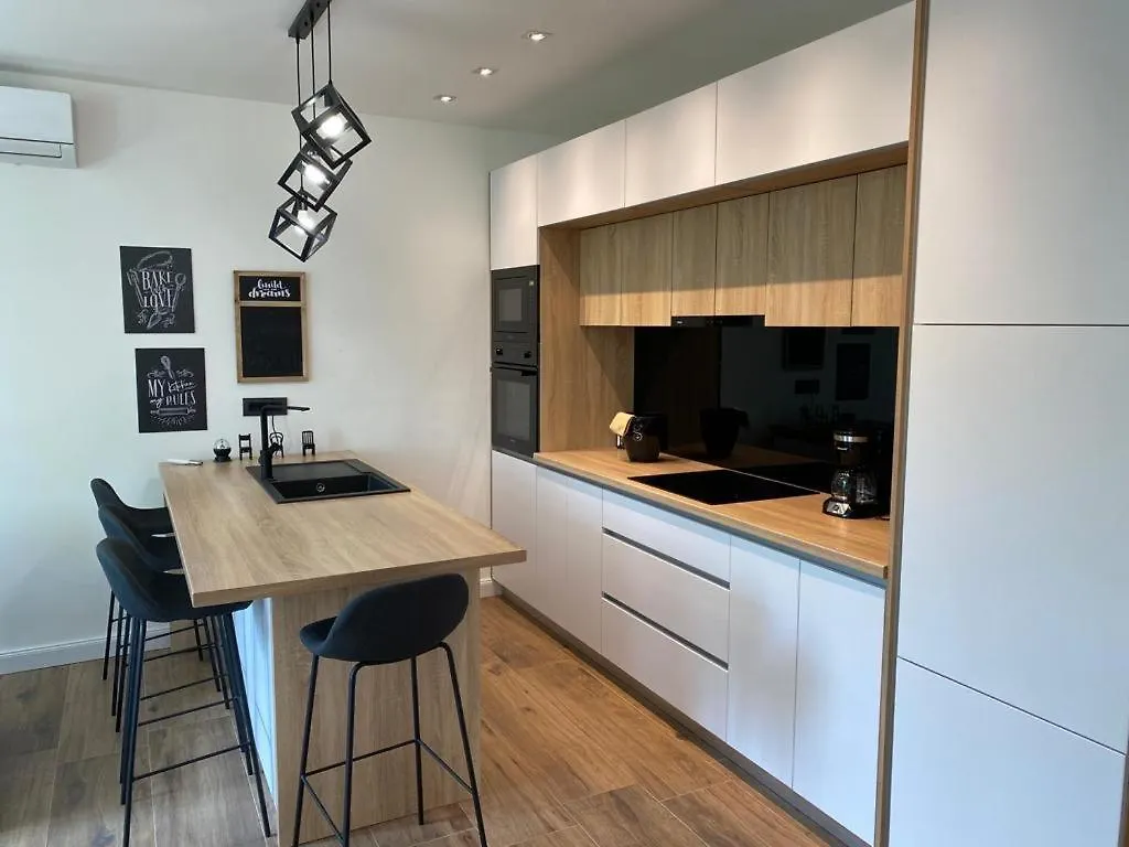 Mare Amor Rab Palit Apartment